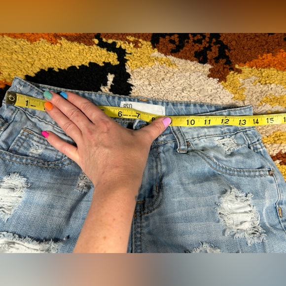 RSQ JEANS, SoHo Boyfriend, distressed Jean shorts!! - Picture 11 of 14